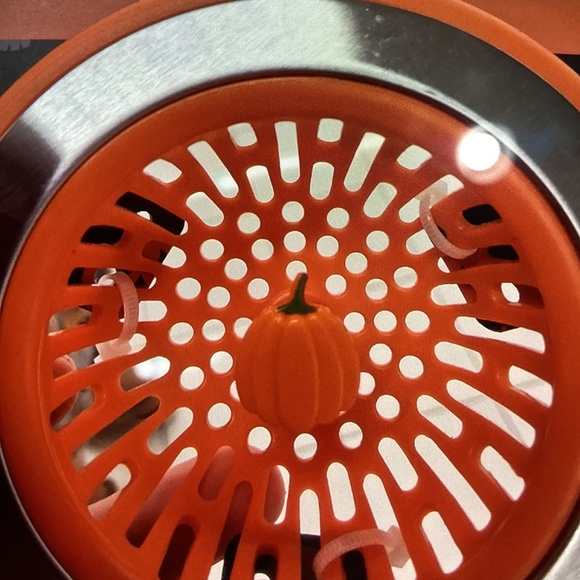 New Halloween Sink Strainers - 2 pack/ Pumpkin and Skull - Picture 2 of 5
